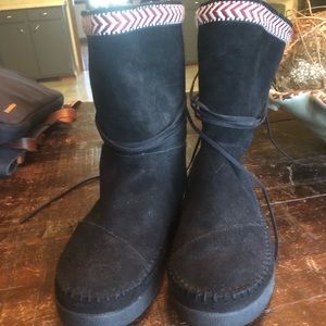 Toms boots women’s 8.5!